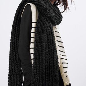 ZARA SUPER CHUNKY SCARF